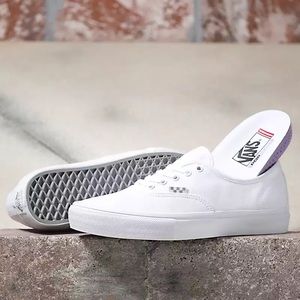 VANS - AUTHENTIC